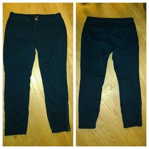 Express Navy Blue Capris Sz 6
